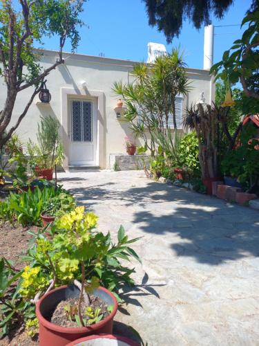 Maria's garden house — 4-Star Luxury Hotel in Archangelos, Greece