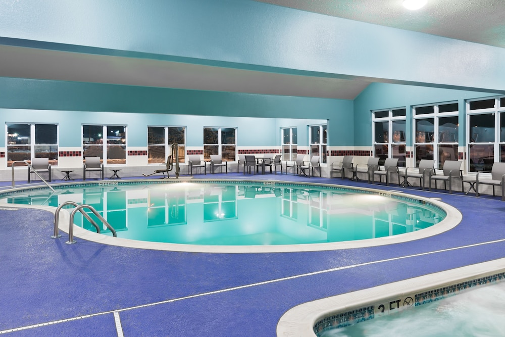 Holiday Inn Express & Suites Columbus Airport East by IHG - photo 31