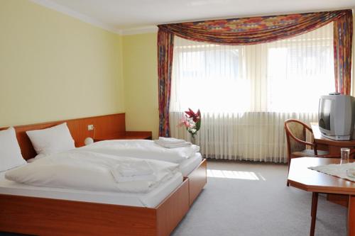 Hotel Hessischer Hof — hotel in Kirchhain
