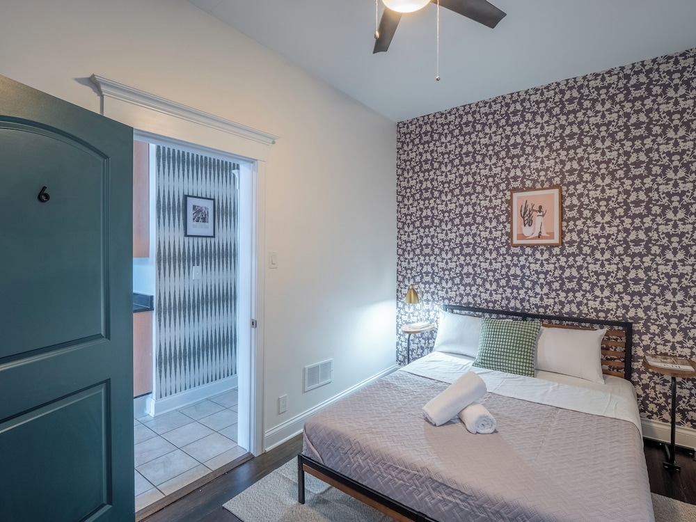 Wrigleyville Suites - photo 8