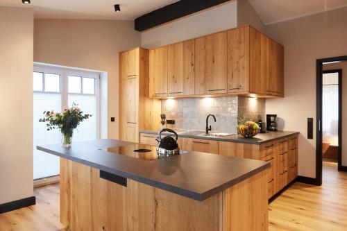 Binnendiek Haus 6 Deluxe Apartment 9 — 4-Star Luxury Hotel in Busum, Germany