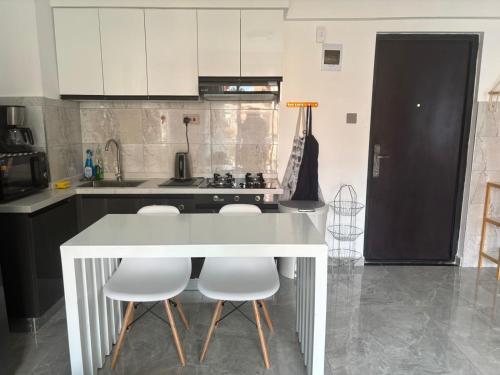 City Oasis Gardens Charming One Bed
