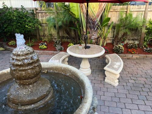 Calypso Inn Wilton Gay Male Resort - photo 9