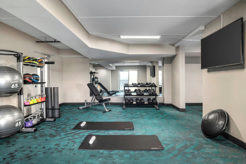 TownePlace Suites by Marriott Charlotte LoSo Airport - photo 18