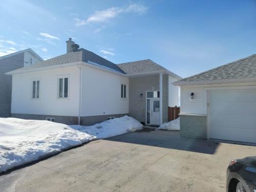 Villa Calypso avec vue sur la baie de Ste Luce — 4-Star Luxury Hotel in Rimouski, Canada