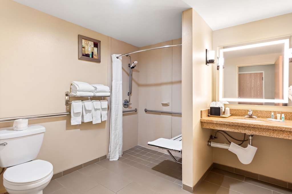Comfort Suites Gulfport Central - photo 14