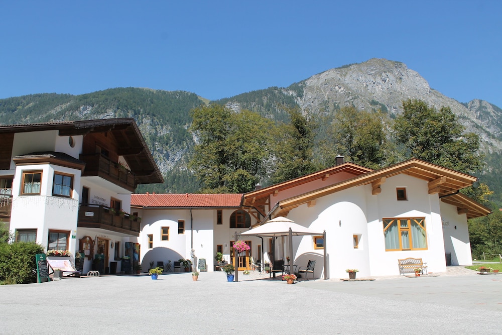 Hotel Schlossblick - last minute hotel in Angerberg