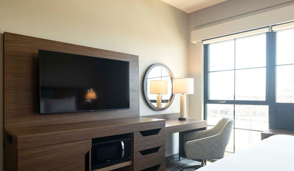 Hampton Inn & Suites by Hilton Maui North Shore - photo 10