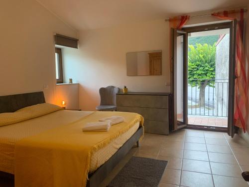 TreeStay Modern 2 Floor 2 Bathroom Apartment — 4-Star Luxury Hotel in Longano, Italy