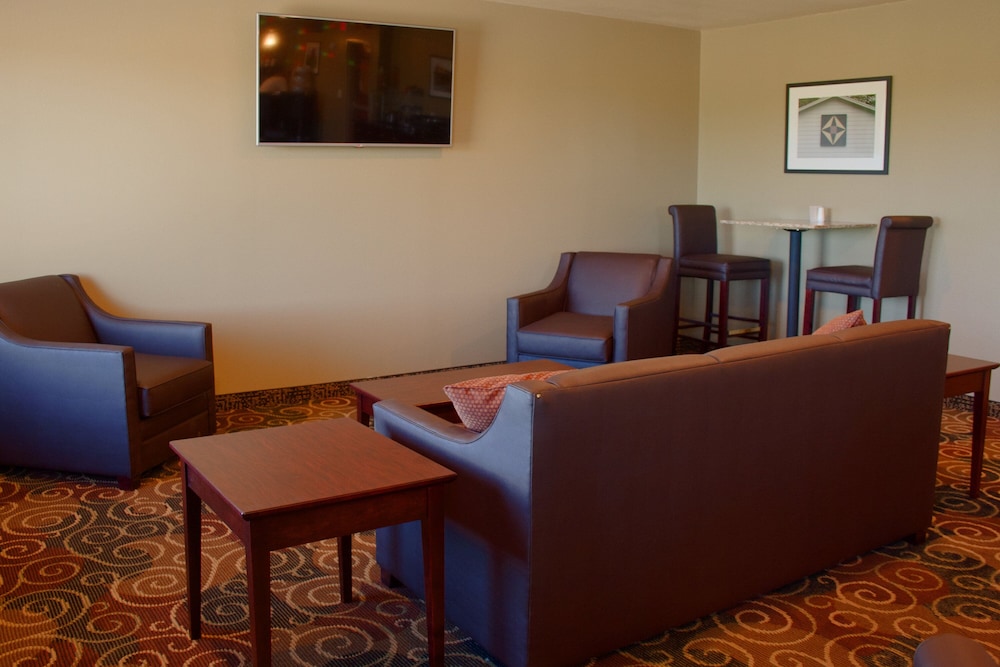 Cobblestone Inn & Suites Winterset IA - photo 62