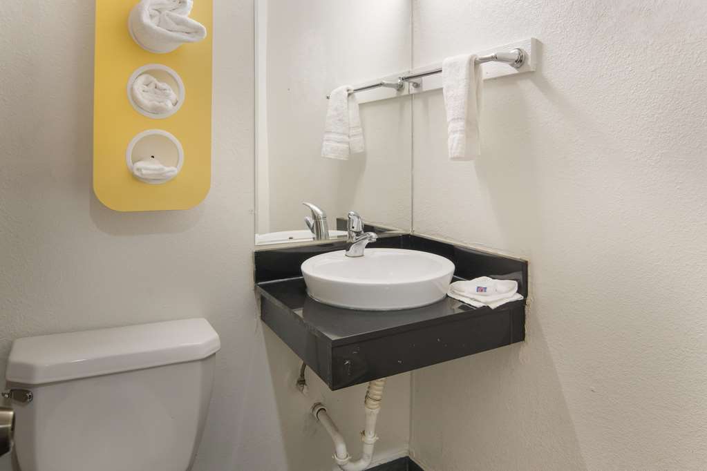 Motel 6 Fort Worth TX Seminary - photo 20