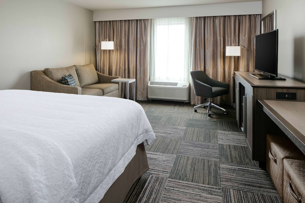Hampton Inn & Suites Hudson - photo 15