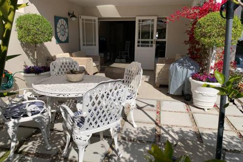 Riverclub Club Mews modern spacious close to the beach — 4-Star Luxury Hotel in Plettenberg Bay, South Africa