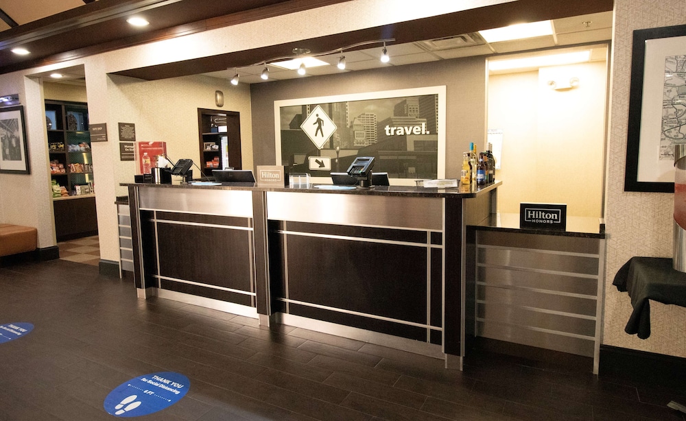 Hampton Inn & Suites Richmond Virginia Center - photo 3