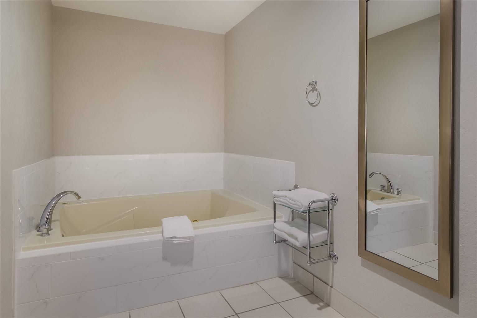 Clarion Pointe Harrodsburg Danville - photo 19