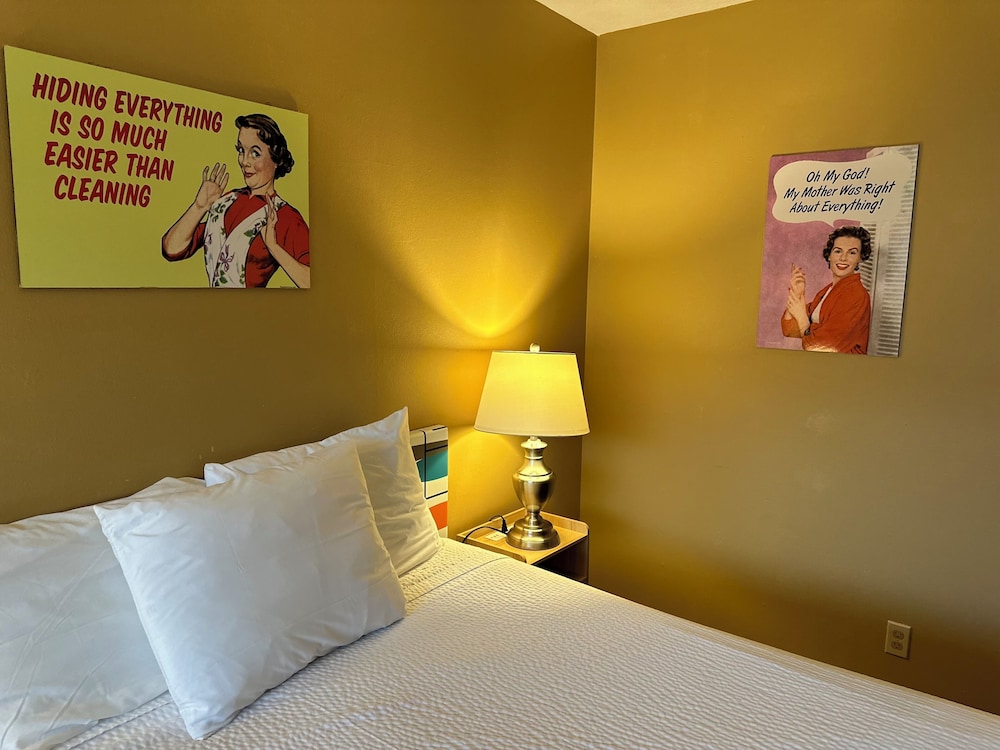 Atomic Motel - photo 28