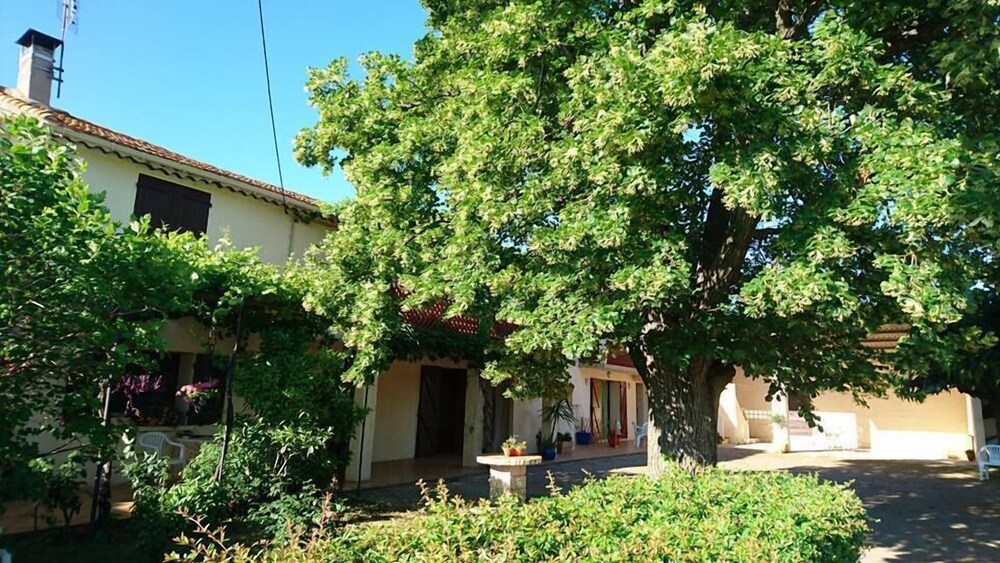 Les Prairies Mas Roux in Arles, France