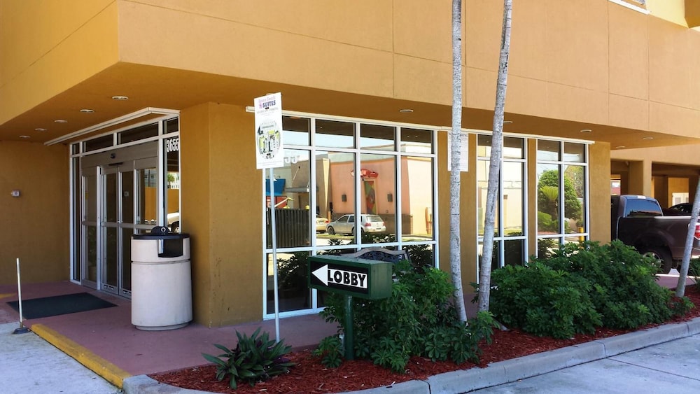 Cocoa Beach Suites - photo 35