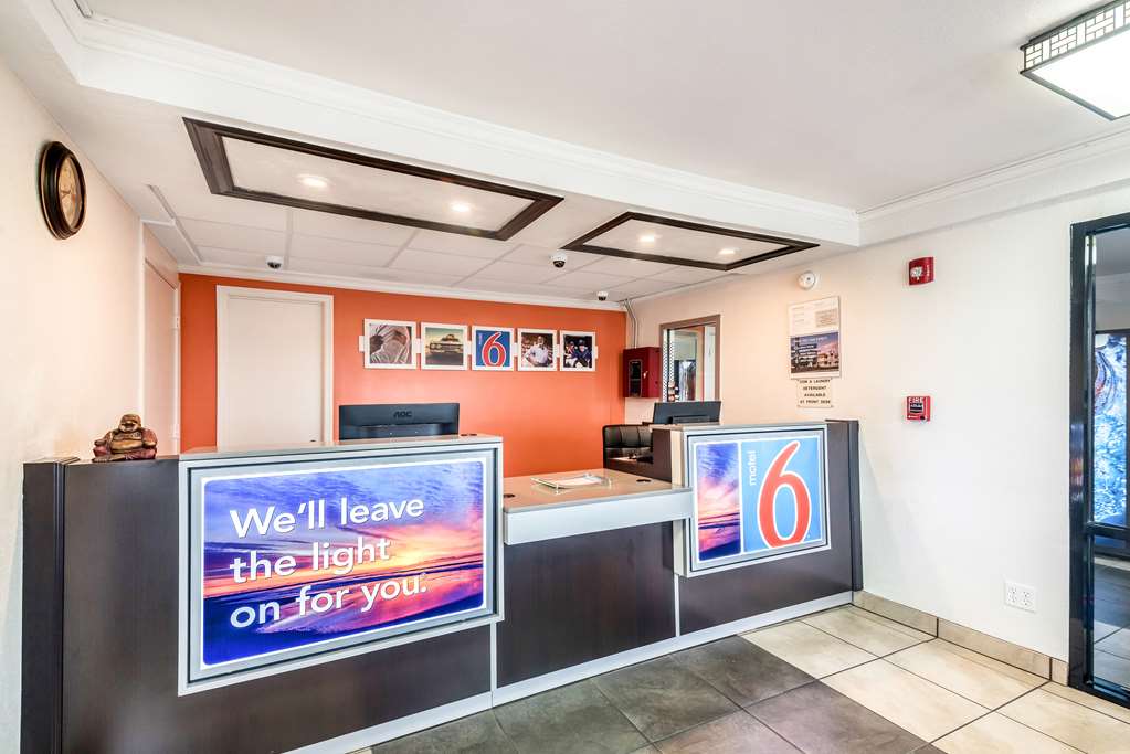 Motel 6 Anniston AL - photo 21