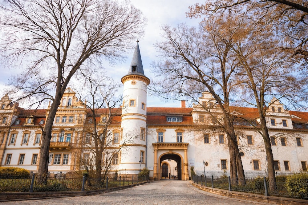Schlosshotel Schkopau — 4-Star Luxury Hotel in Schkopau, Germany