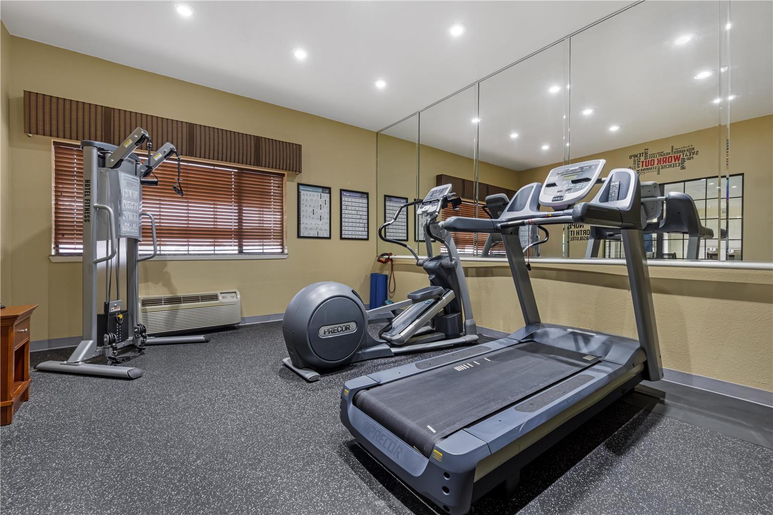 Best Western Plus Shamrock Inn & Suites - photo 8