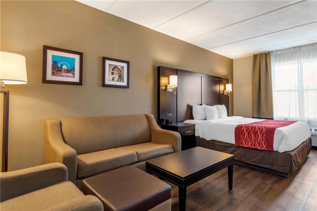 Comfort Inn & Suites near Six Flags - photo 2