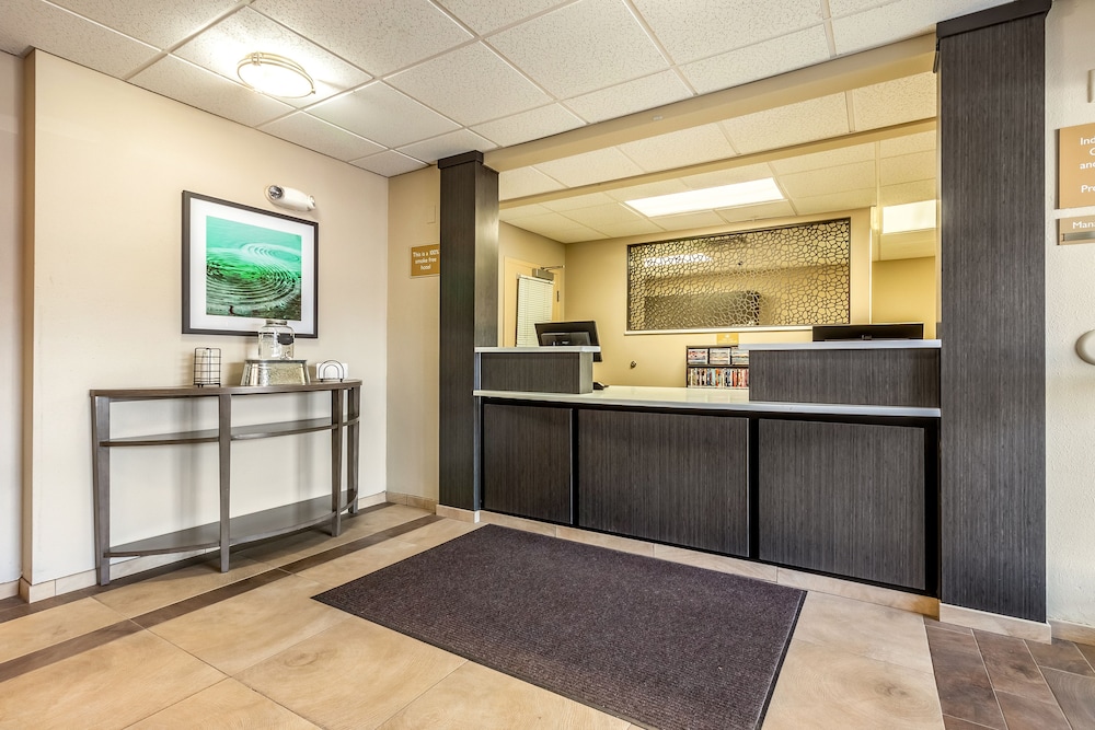 Candlewood Suites Lincoln by IHG - photo 30