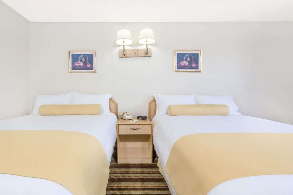 Super 8 by Wyndham Lake Havasu City - photo 9