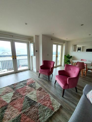 In the heart of Portrush Balcony with Sea Views — 4-Star Luxury Hotel in Portrush, United Kingdom