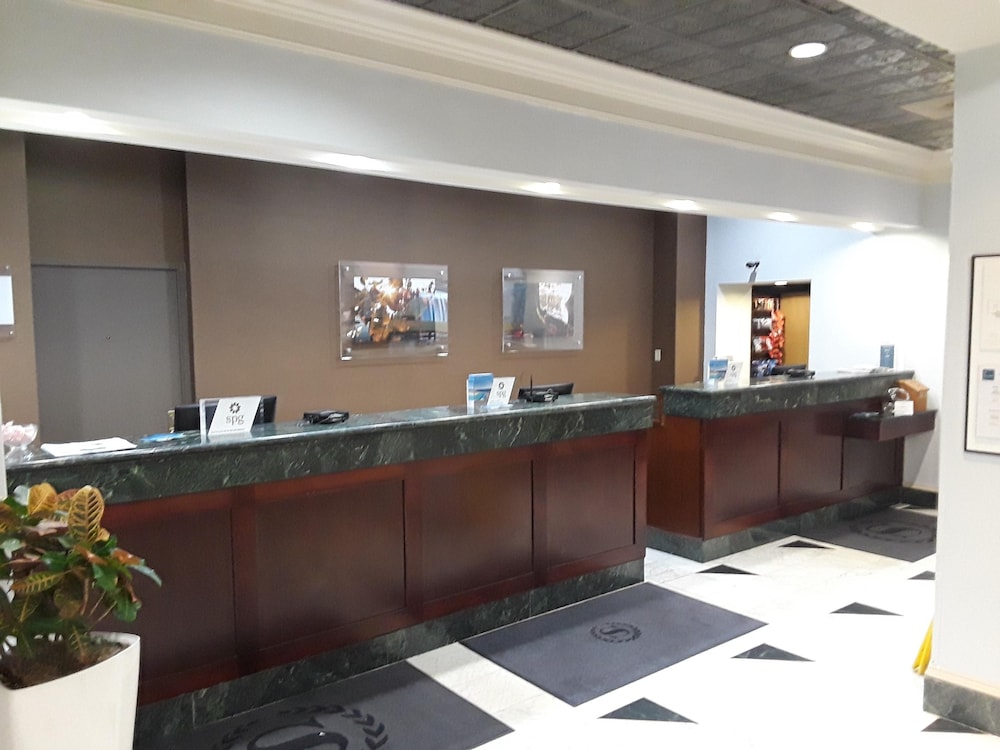 Sheraton Suites Columbus Worthington - photo 2