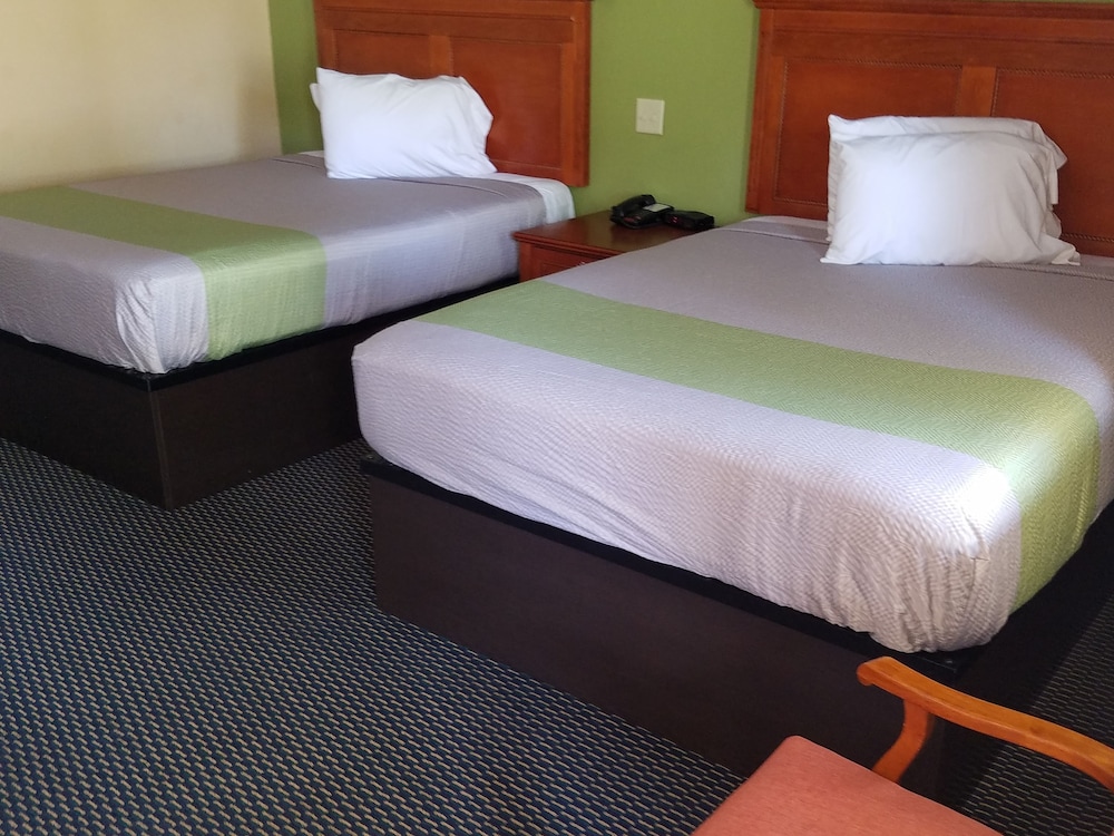 Holiday Terrace Motel - photo 11