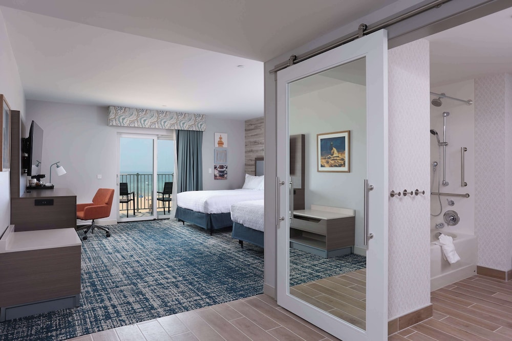 Hampton Inn & Suites Manistee Waterfront - photo 18