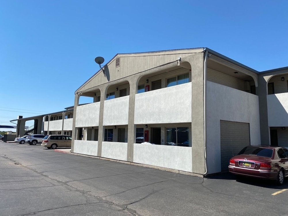 Desert Sands Inn & Suites - photo 19