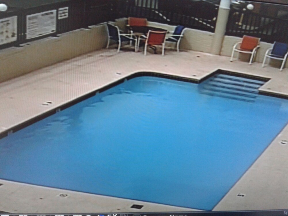 Rest Inn & Suites - photo 7