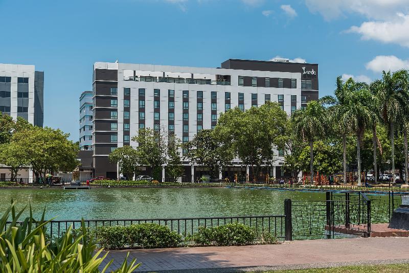 Seda Capitol Central Bacolod — 4-Star Luxury Hotel in Bacolod, Philippines