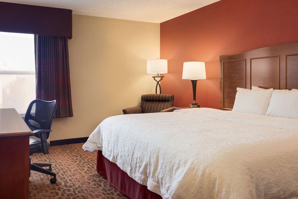 Hampton Inn Shawnee - photo 8