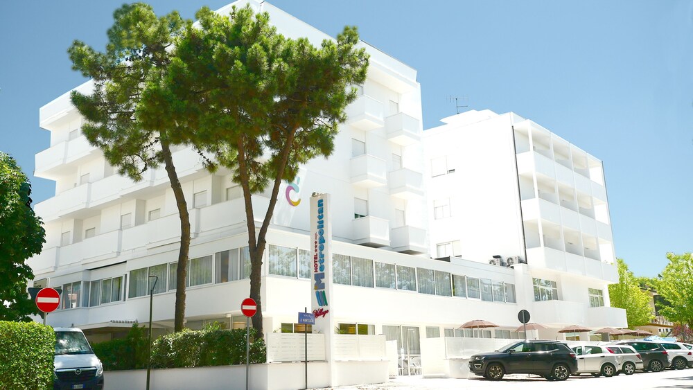Color Metropolitan Family Hotel — Cesenatico