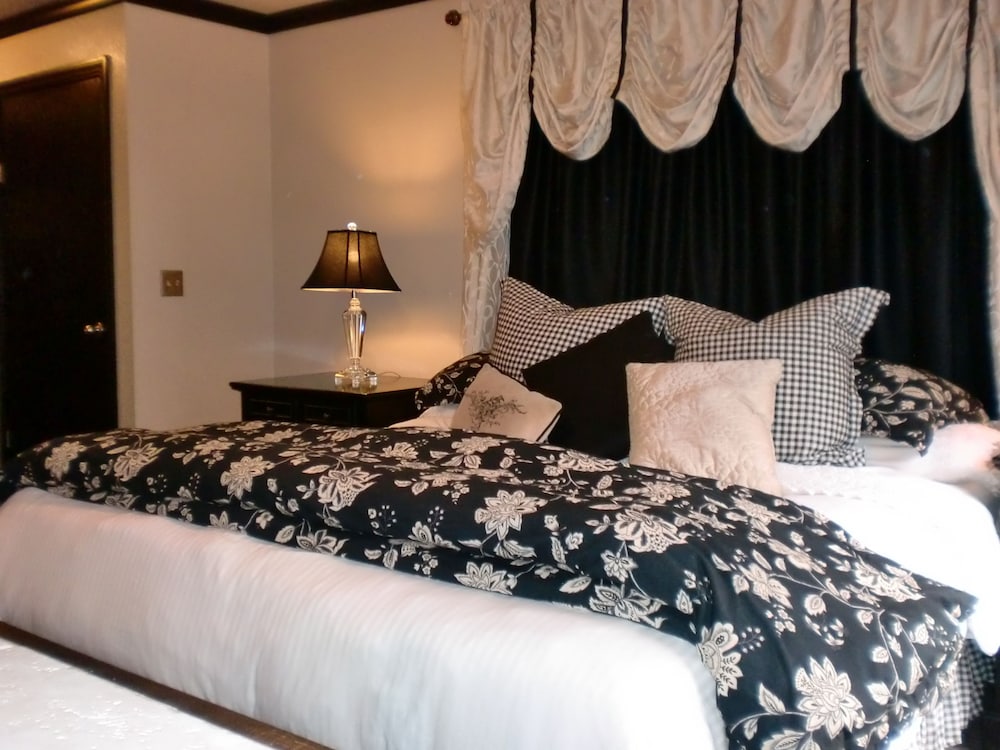 The North Shore Inn - photo 27