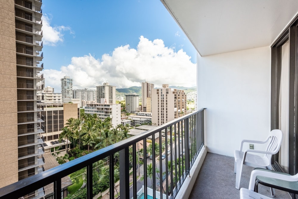 Breezy 12th Floor Waikiki Condo with FREE Parking by Koko Resort Vacation Rentals - photo 23