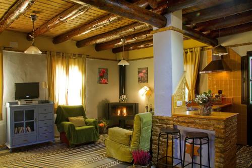 Finca La Colora — 4-Star Luxury Hotel in Fuenteheridos, Spain