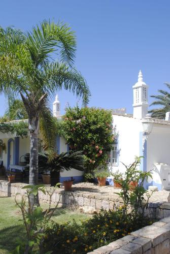 Monte das Cortelhas — 4-Star Luxury Hotel in Guia, Portugal