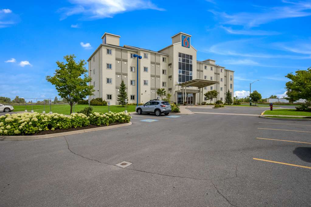 Motel 6 Kingston ON in Kingston, Canada