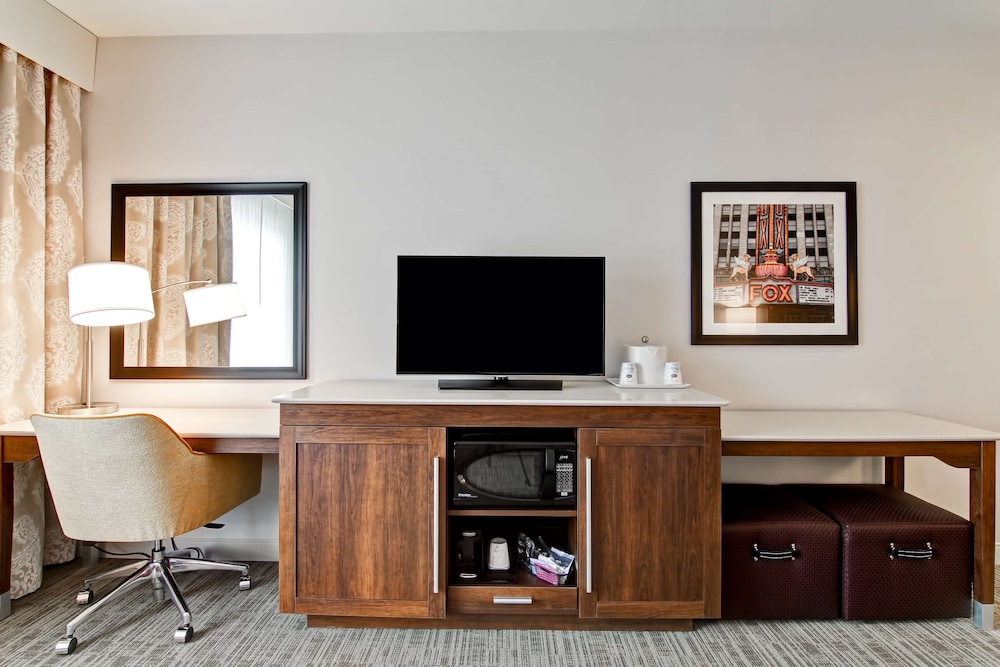 Hampton Inn & Suites Detroit Troy - photo 10