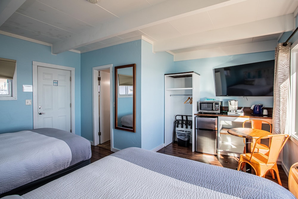 Beachfront Inn - photo 8