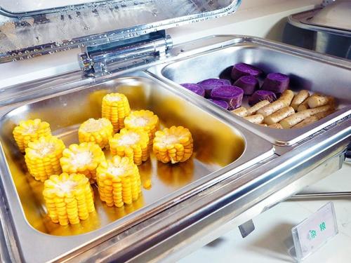 Lavande Hotel Zigong Tanmulin Lantern Park in Zigong, People's Republic of China