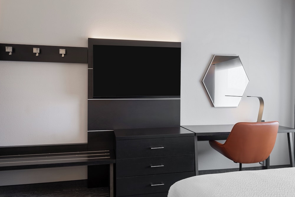 Holiday Inn Express & Suites Tampa East Ybor City by IHG - photo 17