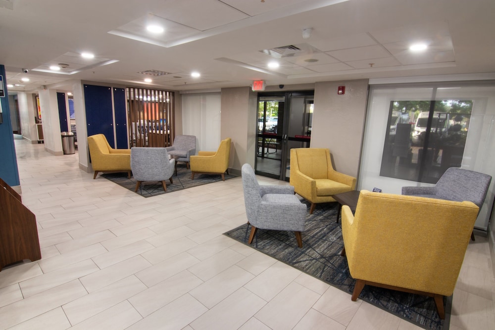 Holiday Inn Express & Suites Ft. Lauderdale Airport West by IHG - photo 66