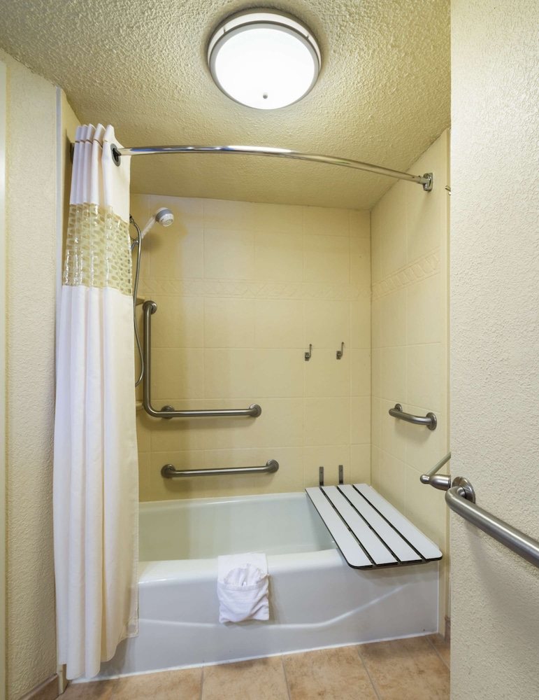 Hampton Inn by Hilton Baton Rouge I 10 & College Dr. - photo 12