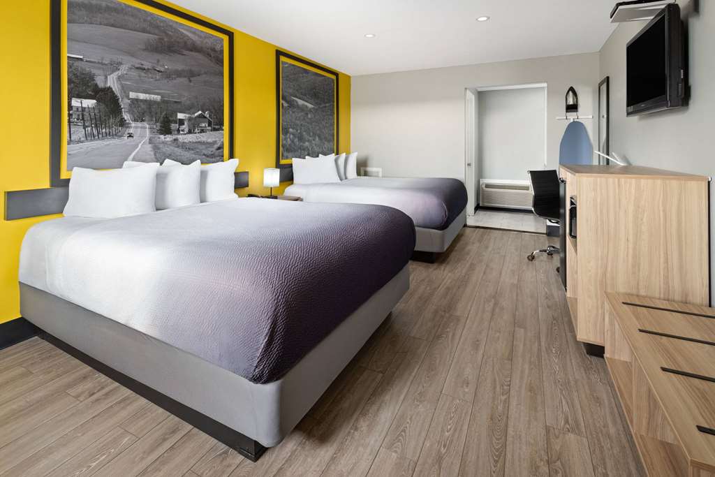 Super 8 by Wyndham Hazleton - photo 22