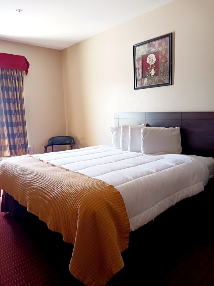 Yorktown Inn And Suites - photo 15